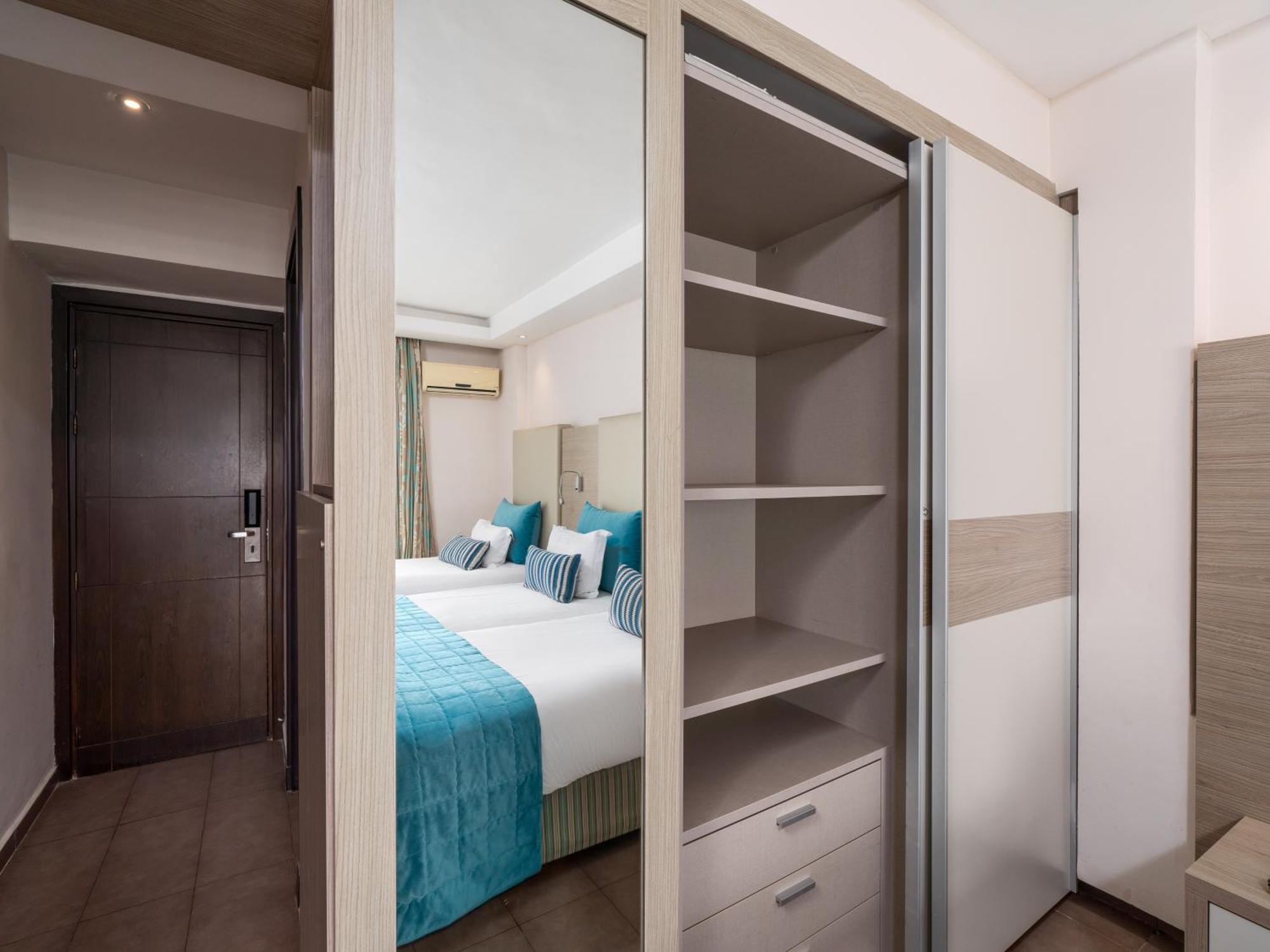 Triple Room Sea View
