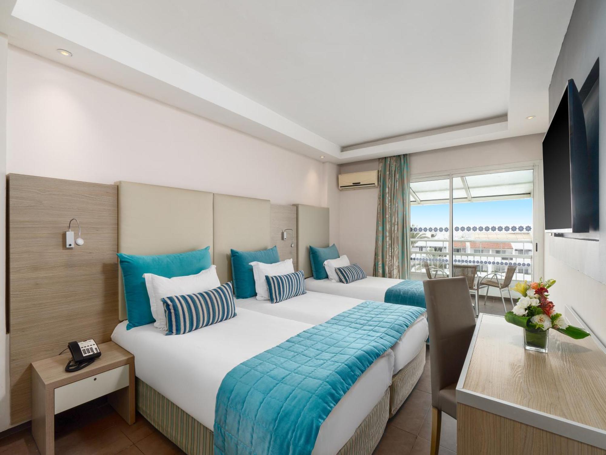 Triple Room Pool View